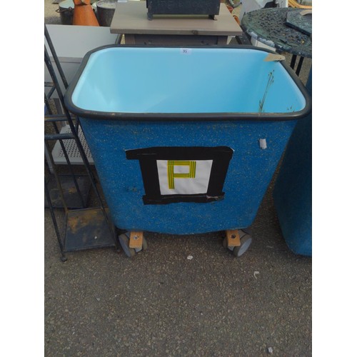 95 - Large blue plastic wheeled tub, 46 x 63 x H67cm