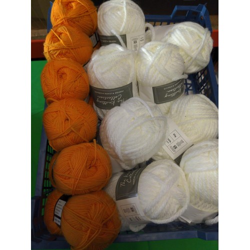 206 - Mixed yarn orange and whites