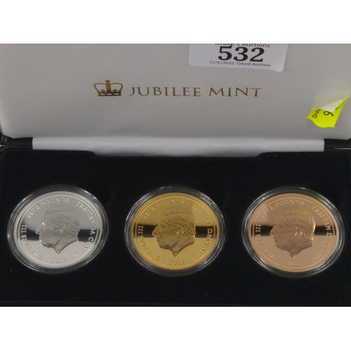 532 - Jubilee Mint The Queen Elizabeth II &pound;5 Coin Collection, issued Tristan da Cunha, including thr... 