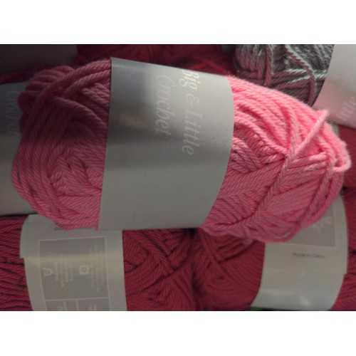 213 - Approx 25 x balls of mixed yarn greys & pinks