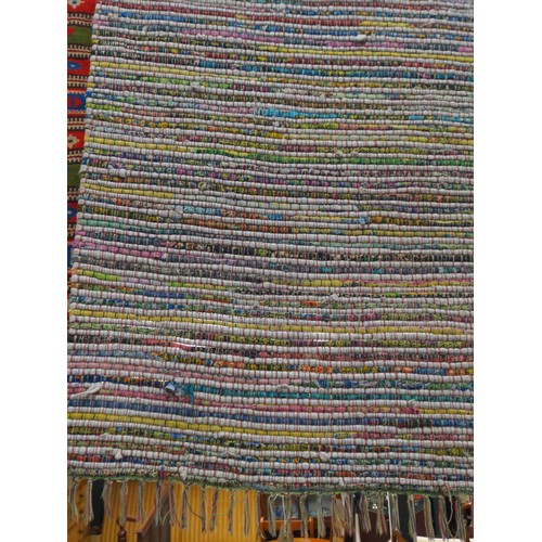 894 - Rag rug, 140 x approx. 190cm