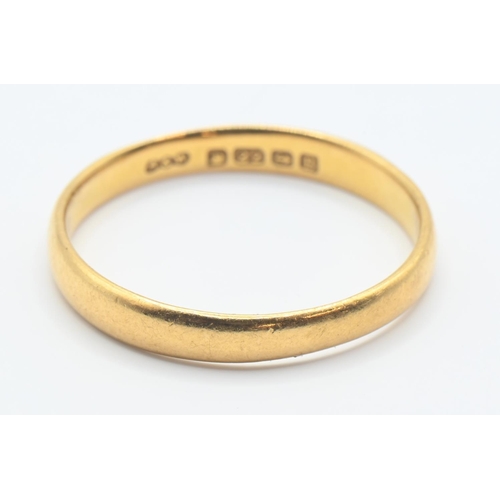 58 - 22ct gold band, size R 1/2. Weight 3g