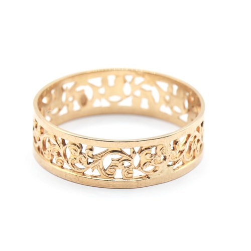 59 - 14ct gold openwork ring, size S. 2.1g