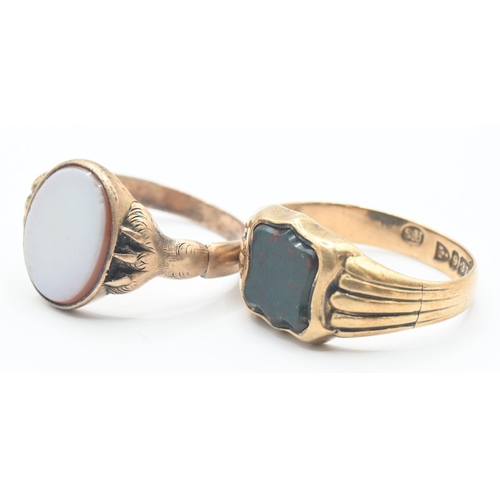 132 - Two gents 9ct gold signet rings, set with agate and bloodstone. Size S. Gross weight 7.3g