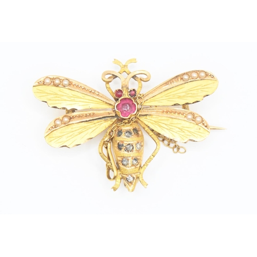 156 - Yellow metal bee brooch, Gross weight 3.7g. Testing positive for 9ct.