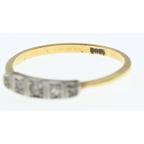 211 - 18ct gold ring set with diamonds on a platinum mount., size O, gross weight 1.8g