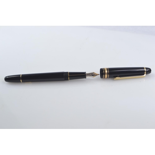 477 - Mont Blanc fountain pen, Homage A Frederic Chopin, with service guide, boxed. In new and unused cond... 