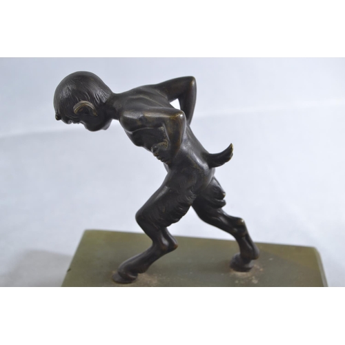 447 - Pair of bronze and onyx faun bookends, height 11.5cm, length 13cm