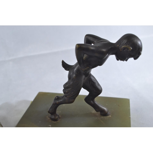 447 - Pair of bronze and onyx faun bookends, height 11.5cm, length 13cm