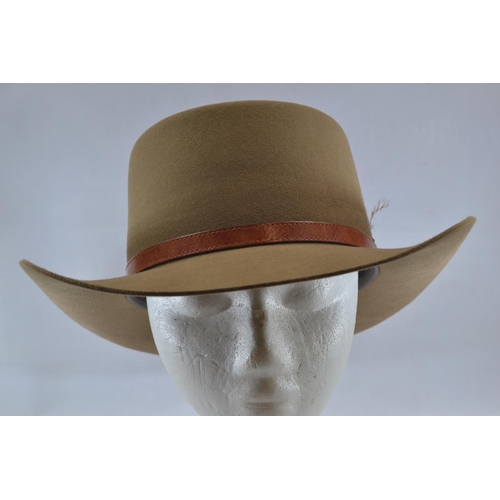 486 - Akubra pure fur felt hat BNIB size 60 with original box