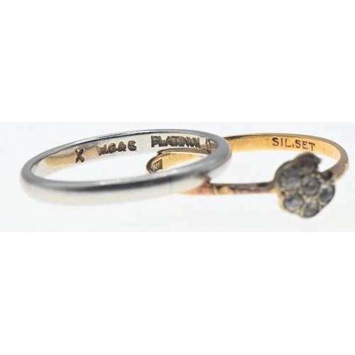 216 - Platinum band, size O, 3g. Together with a scrap 18ct gold and white sapphire set ring. Gross weight... 