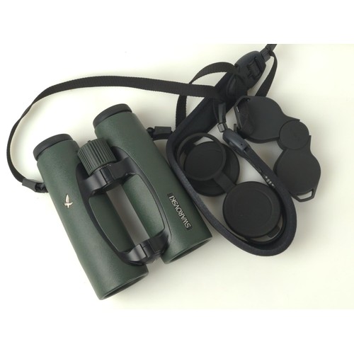 482 - Swarovski Optik Binoculars made in Austria. EL 8,5 X 42 (7,6 ) SV Complete with lens covers both fro... 