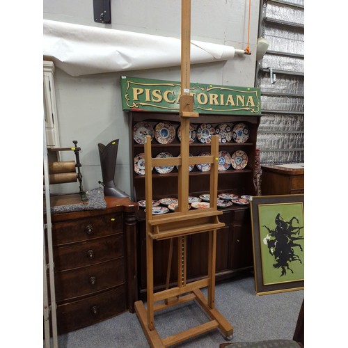 431 - Vintage large easel. Adjustable height, maximum  235 x59 cm