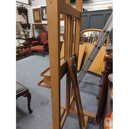 431 - Vintage large easel. Adjustable height, maximum  235 x59 cm