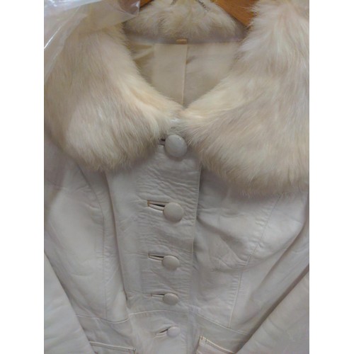 208 - Ladies white leather coat with fur collar by County England