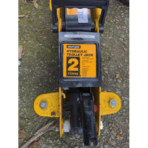 252 - Halfords Hydraulic trolley jack 2 ton in case.