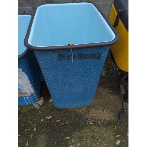 261 - Large blue plastic wheeled tub, 46 x 63 x H76cm