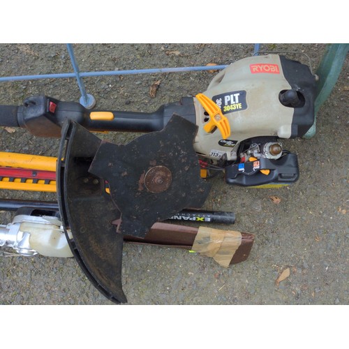 366 - Ryobi garden multi tool PLT 3043YE 30 cc, hedge cutting, strimmer, bush cutter and chain saw.