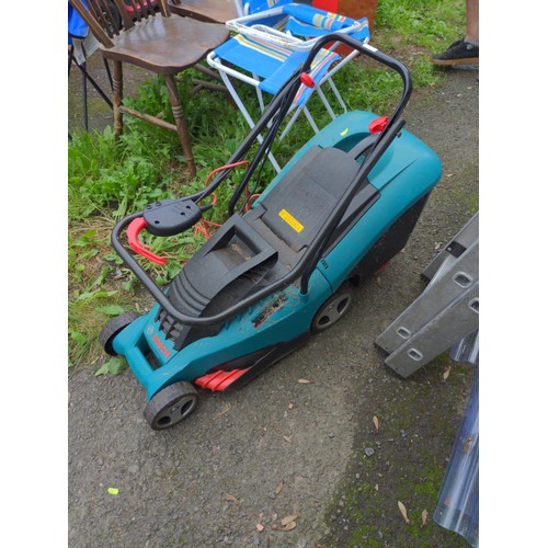 382 - Bosch electric lawn mower rotak 34cm 1400w with grass box