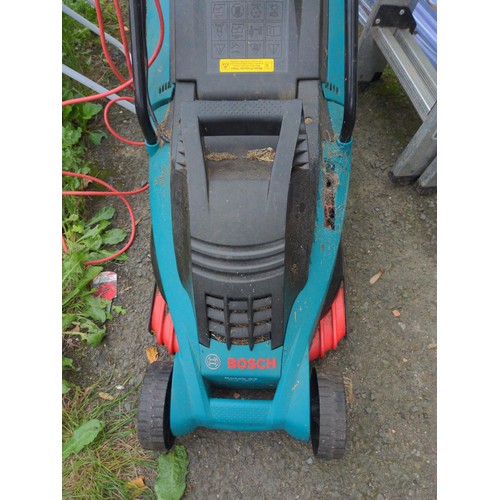 382 - Bosch electric lawn mower rotak 34cm 1400w with grass box