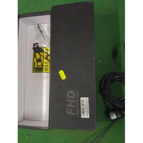 181 - FHD rear view mirror, electronic, with in car lead etc