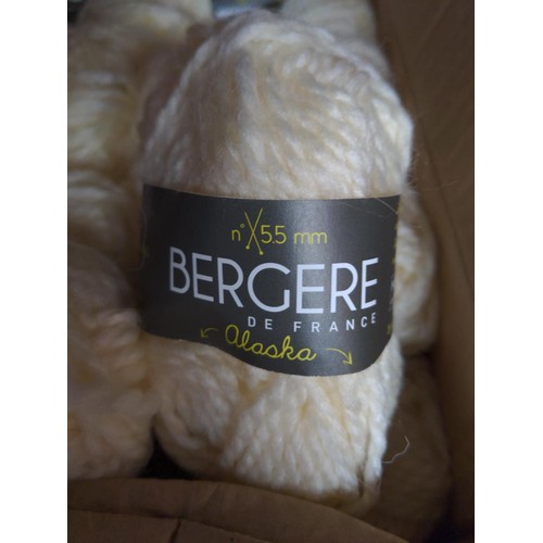 214 - Box of 50 x 25gms 'Agneau', 50/50 wool/acrylic