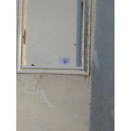 21 - Four painted internal doors of various sizes, first door, H208 W 85.5