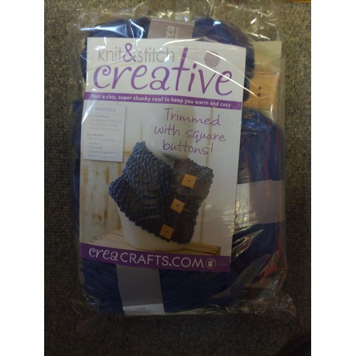 237 - 12 Knit & stitch Creative packs to make a chunky cowl