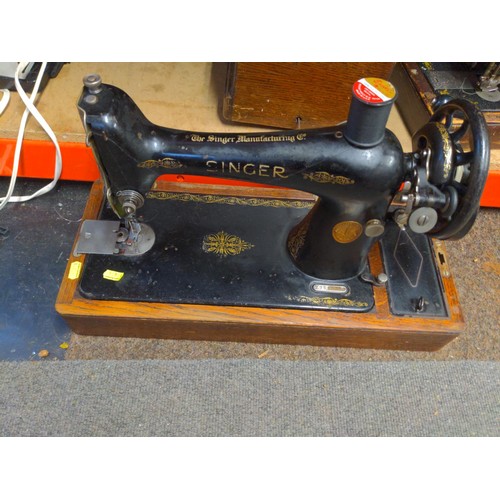 297 - Singer Y7548385 manual sewing machine with case & key