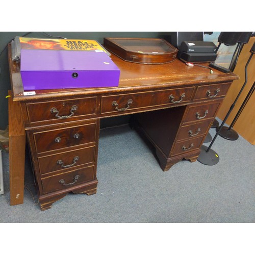 435 - Leather topped pedestal desk W122 x D61 x H75cm.