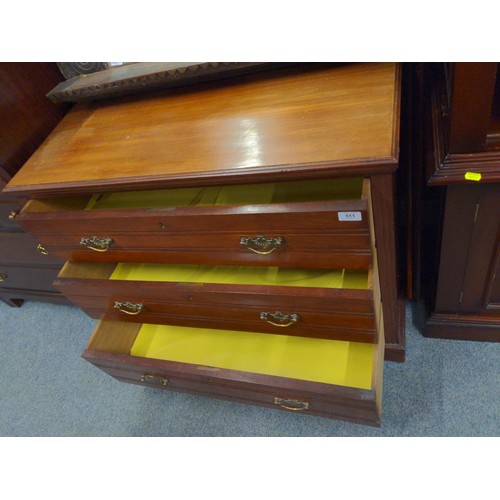 511 - Mahogany 3 drawer chest of drawers. W95cm D52cm H78cm