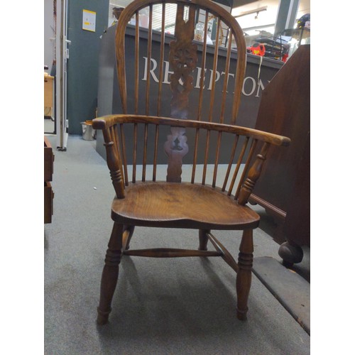 563 - Elm seated Windsor chair