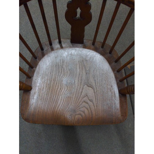 563 - Elm seated Windsor chair