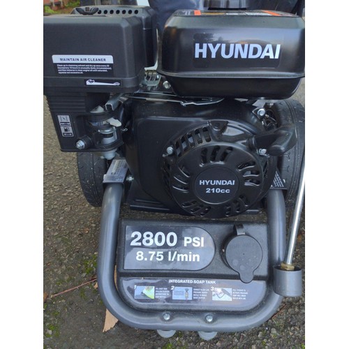 73 - Hyundai HYW3000P2  2800psi pressure washer.