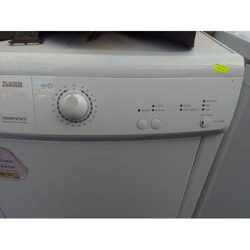 76 - Zanussi ZDC 37200W Tumble drier 7kg.