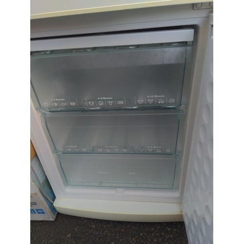 79 - Siemens fridge / freezer 60/40 H171cm