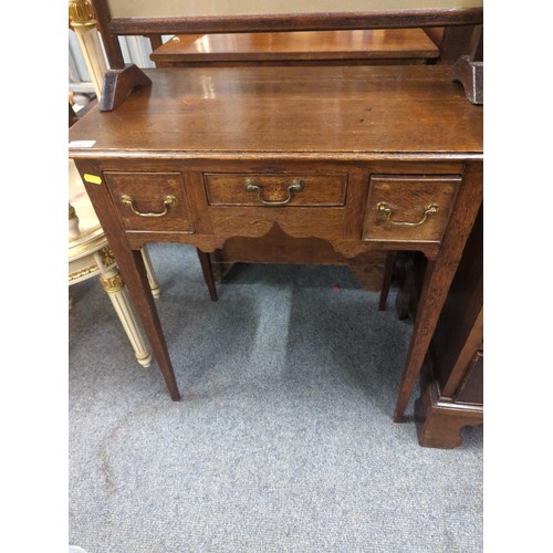 540 - Ladies knee-hole oak desk with 3 drawers, 69x42 x ht73cms