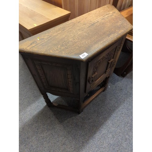 575 - Old Charm style corner floor cabinet with single cabinet door. W81 D33.5 H70cm