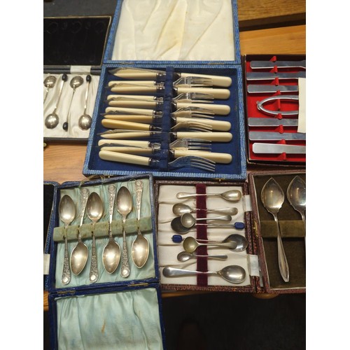 579 - Ten boxes with a variety of cutlery/flatware. Inc, fish knives and forks, butter knives, shellfish p... 