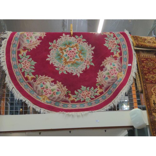 885 - Red Chinese style central medallion rug D160cm