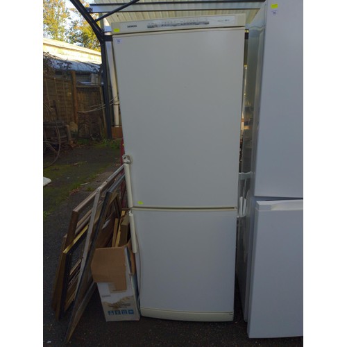 16 - Siemens fridge / freezer 60/40 H171cm