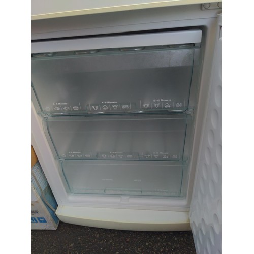16 - Siemens fridge / freezer 60/40 H171cm