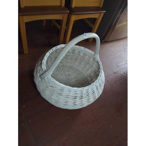103 - Large wicker basket with single handle