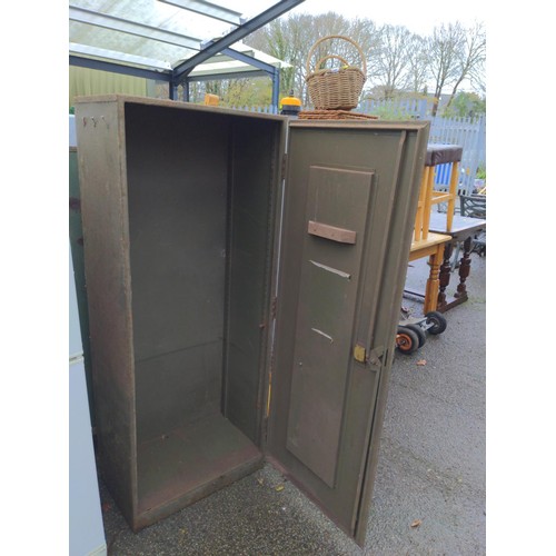 15 - Metal storage cupboard, no key, unlocked. W61cm D39cm H153cm