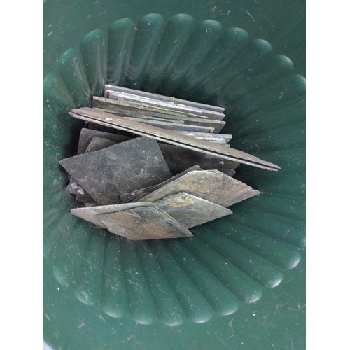 161 - Green plastic waste bin & lid along with a selection of large and small pieces of slate!
