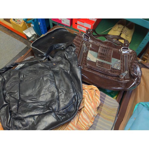 178 - Suitcase and plastic container with hand bags, belts inc Frerizie