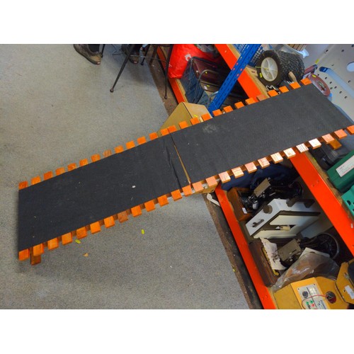 212 - Folding dog ramp 