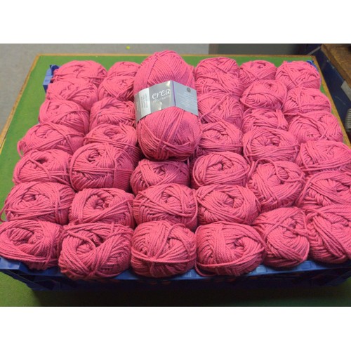 264 - Approx 40x 50g balls yarn red cherry 