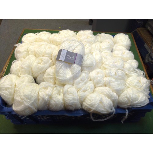 269 - Approx 50 x Antique ivory 25g balls of yarn