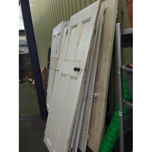 85 - 10 internal painted doors, H209 W87cm